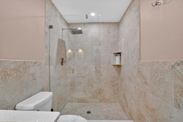 3303 6TH AVENUE B, Holmes Beach, FL 34217