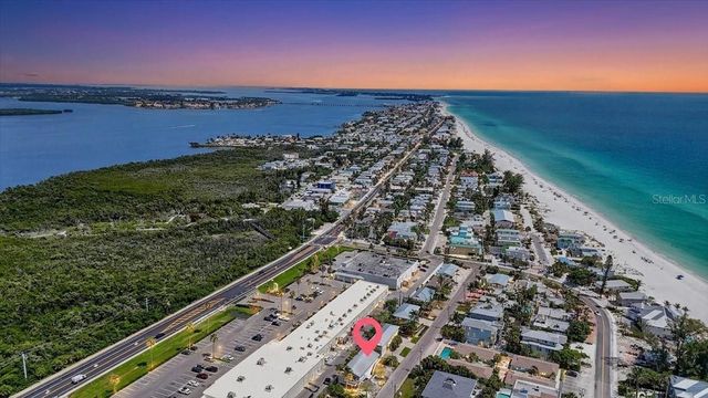 3303 6TH AVENUE B, Holmes Beach, FL 34217
