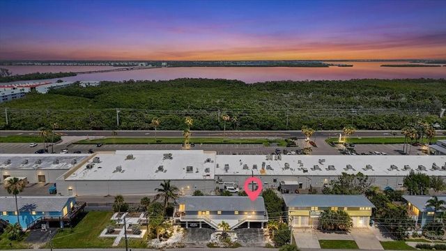 3303 6TH AVENUE B, Holmes Beach, FL 34217