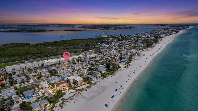 3303 6TH AVENUE B, Holmes Beach, FL 34217
