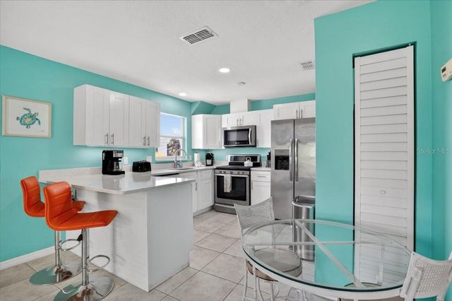 3303 6TH AVENUE B, Holmes Beach, FL 34217