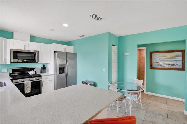 3303 6TH AVENUE B, Holmes Beach, FL 34217