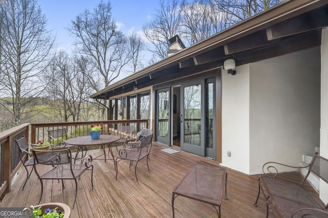 130 Huntcliff Point NE, Sandy Springs, GA 30350