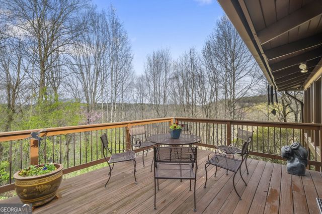 130 Huntcliff Point NE, Sandy Springs, GA 30350