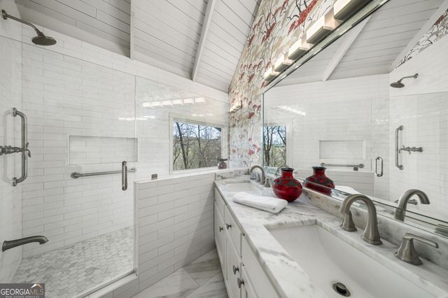 130 Huntcliff Point NE, Sandy Springs, GA 30350