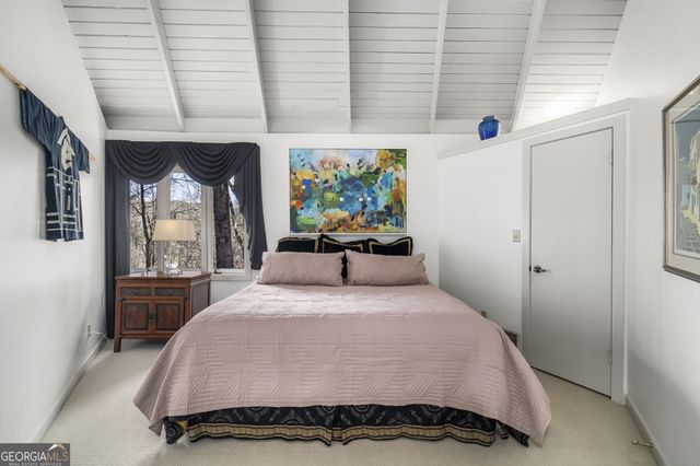 130 Huntcliff Point NE, Sandy Springs, GA 30350