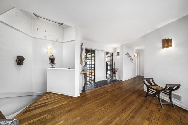 130 Huntcliff Point NE, Sandy Springs, GA 30350