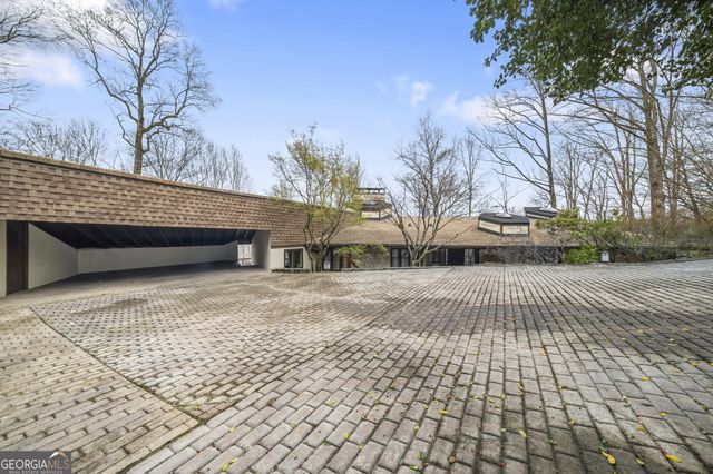 130 Huntcliff Point NE, Sandy Springs, GA 30350