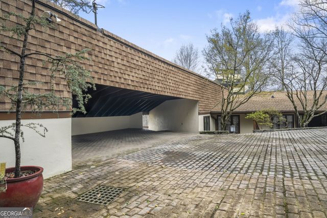 130 Huntcliff Point NE, Sandy Springs, GA 30350