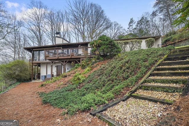 130 Huntcliff Point NE, Sandy Springs, GA 30350