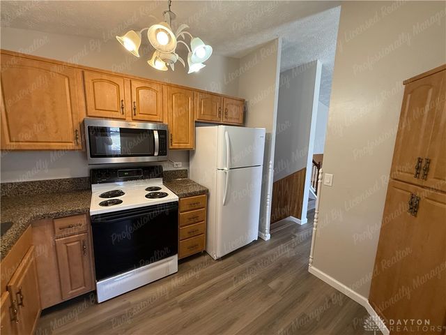 4975 Poppa Drive, Dayton, OH 45424