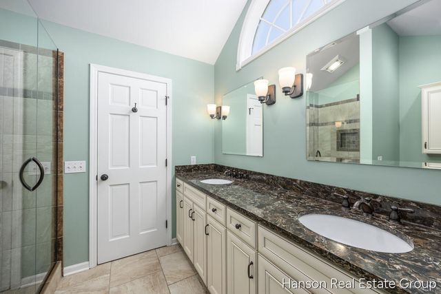 1716 Riva Ridge Drive Se, City Of Kentwood, MI 49546