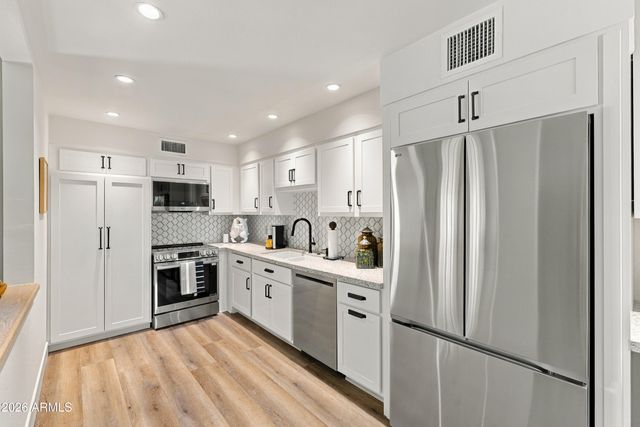 4800 N 68TH Street 230, Scottsdale, AZ 85251