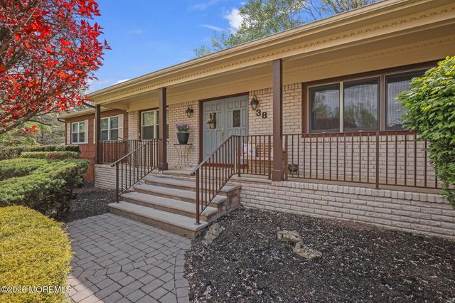 38 Ruby Drive, Morganville, NJ 07751
