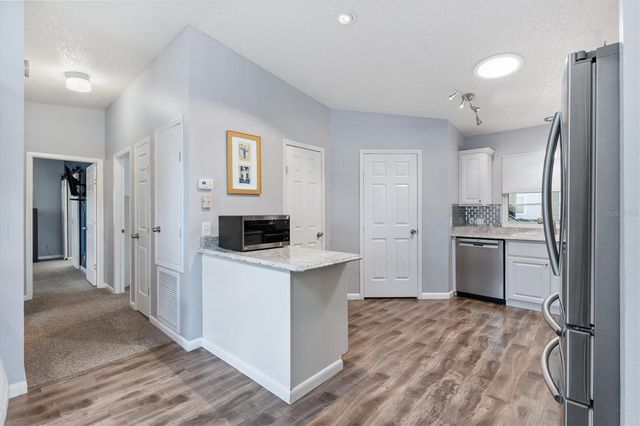 723 HEATHROW AVENUE, Lady Lake, FL 32159
