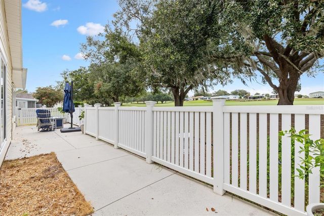 723 HEATHROW AVENUE, Lady Lake, FL 32159