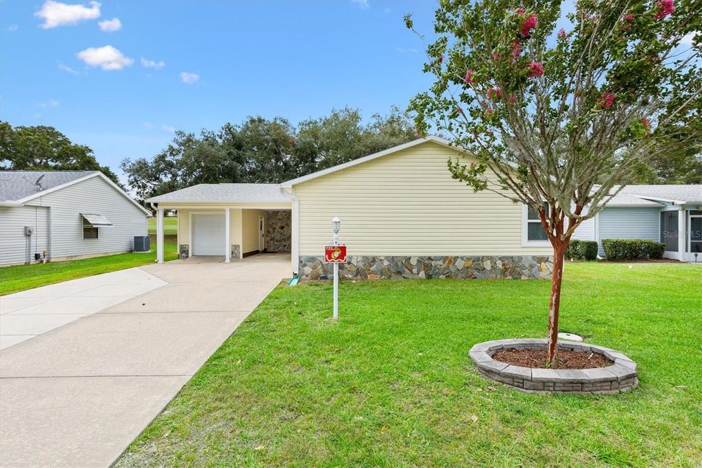 723 HEATHROW AVENUE, Lady Lake, FL 32159