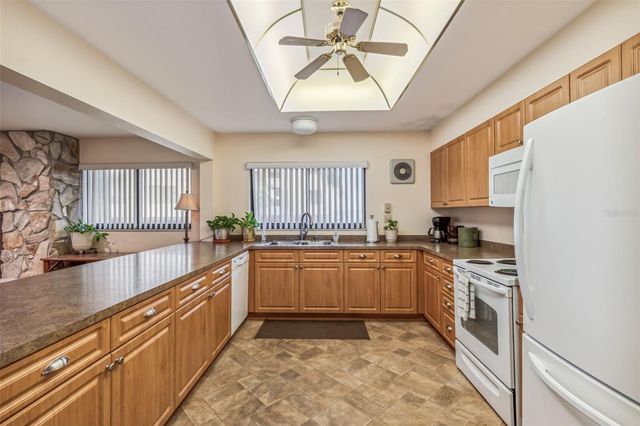 103 1ST STREET E 115, St Petersburg, FL 33715