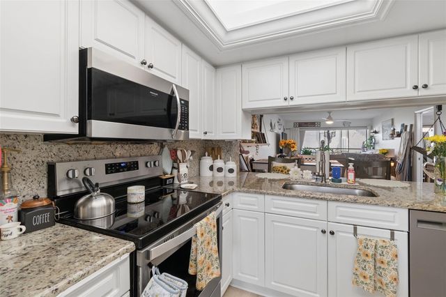 103 1ST STREET E 115, St Petersburg, FL 33715