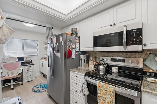 103 1ST STREET E 115, St Petersburg, FL 33715
