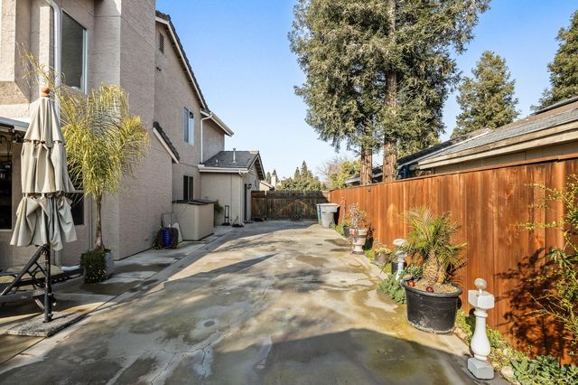 2518 Keats Avenue, Clovis, CA 93611