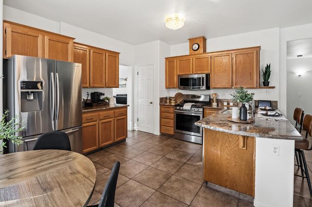 2518 Keats Avenue, Clovis, CA 93611