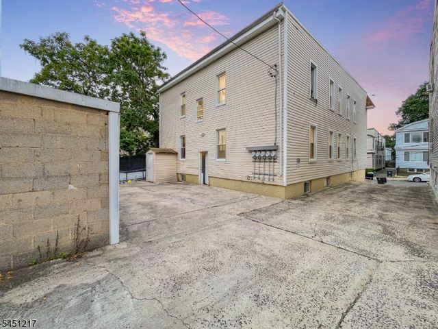 79 Patten Pl, Newark City, NJ 07112