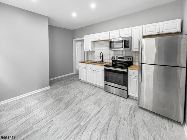 79 Patten Pl, Newark City, NJ 07112