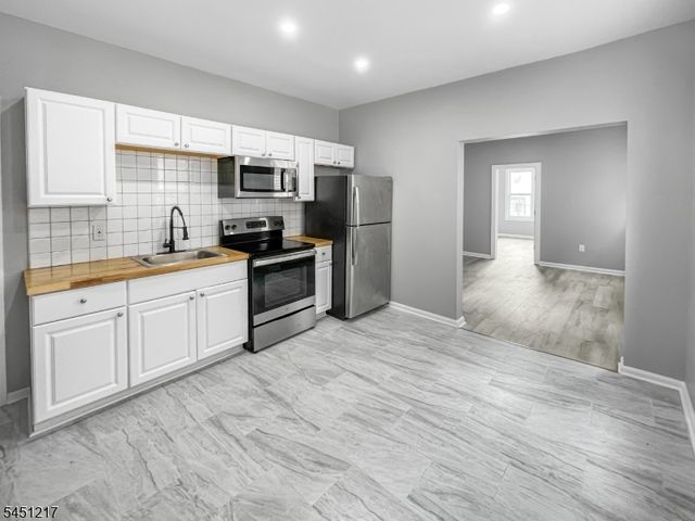 79 Patten Pl, Newark City, NJ 07112