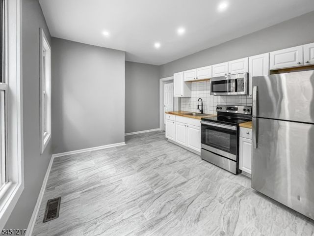 79 Patten Pl, Newark City, NJ 07112