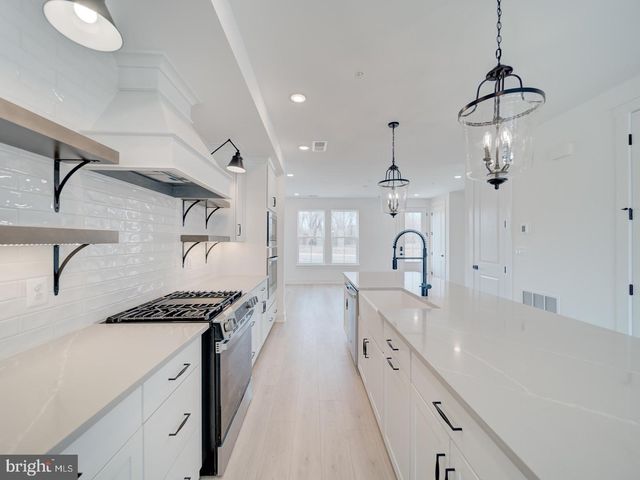 1805 SHOOKSTOWN RD, Frederick, MD 21702
