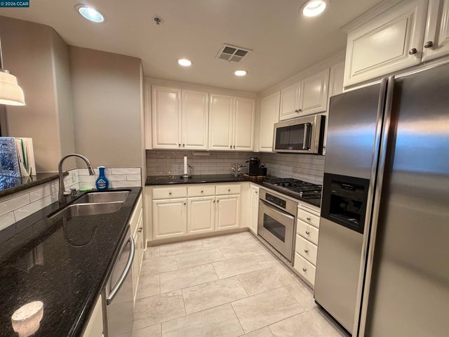 1800 Alma Ave 402, Walnut Creek, CA 94596