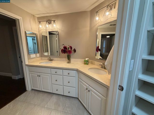 1800 Alma Ave 402, Walnut Creek, CA 94596