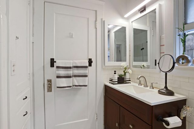 1120 W Walnut St, Stockton, CA 95203