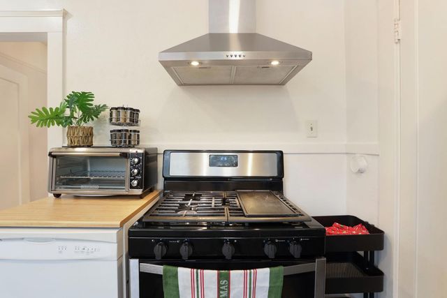 1120 W Walnut St, Stockton, CA 95203