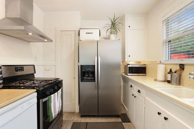 1120 W Walnut St, Stockton, CA 95203