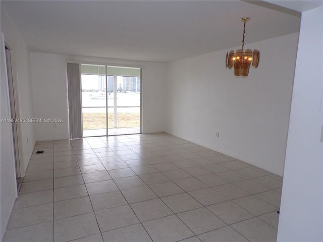 2920 Point East Dr N111, Aventura, FL 33160