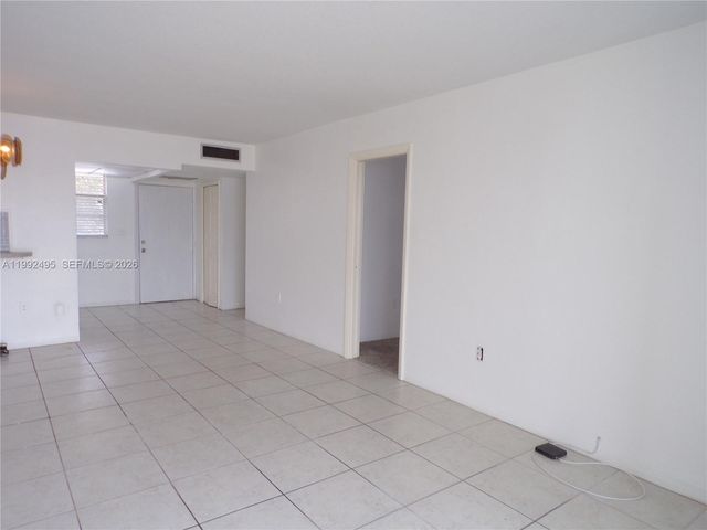 2920 Point East Dr N111, Aventura, FL 33160