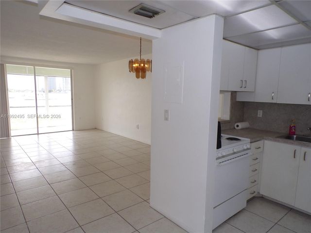 2920 Point East Dr N111, Aventura, FL 33160