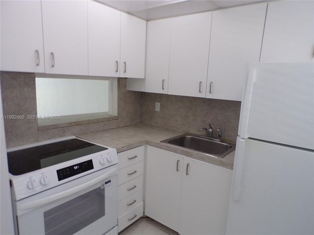 2920 Point East Dr N111, Aventura, FL 33160