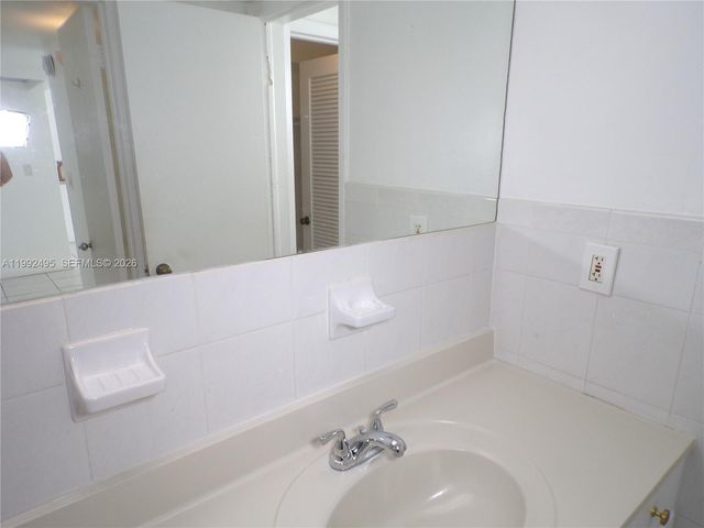 2920 Point East Dr N111, Aventura, FL 33160
