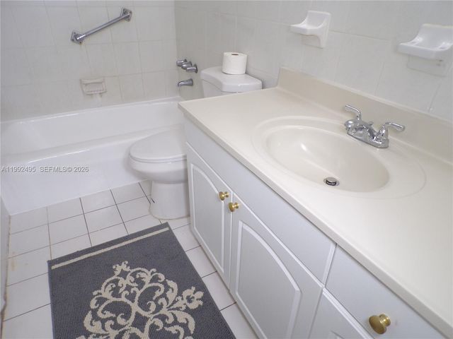 2920 Point East Dr N111, Aventura, FL 33160