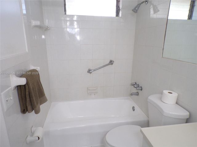 2920 Point East Dr N111, Aventura, FL 33160