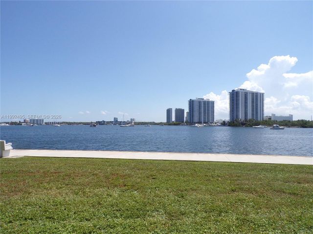 2920 Point East Dr N111, Aventura, FL 33160
