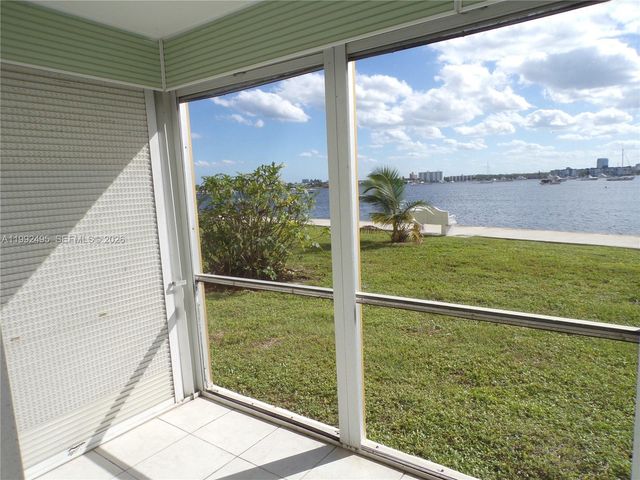 2920 Point East Dr N111, Aventura, FL 33160