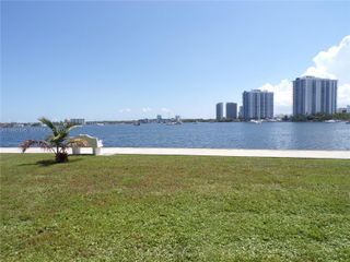 2920 Point East Dr N111, Aventura, FL 33160