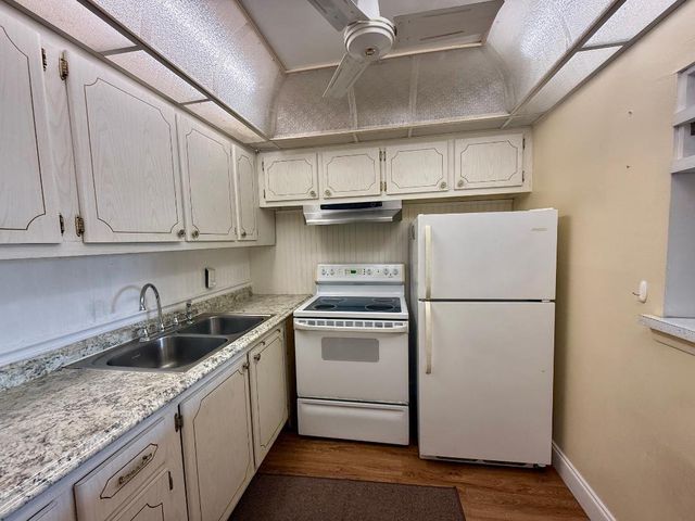 364 Camden P 364, West Palm Beach, FL 33417