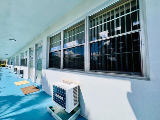 364 Camden P 364, West Palm Beach, FL 33417