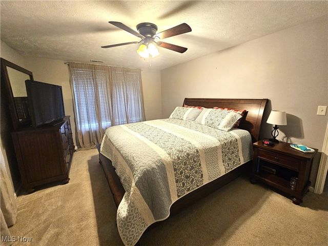 1621 Ridgewood Court, Twinsburg, OH 44087