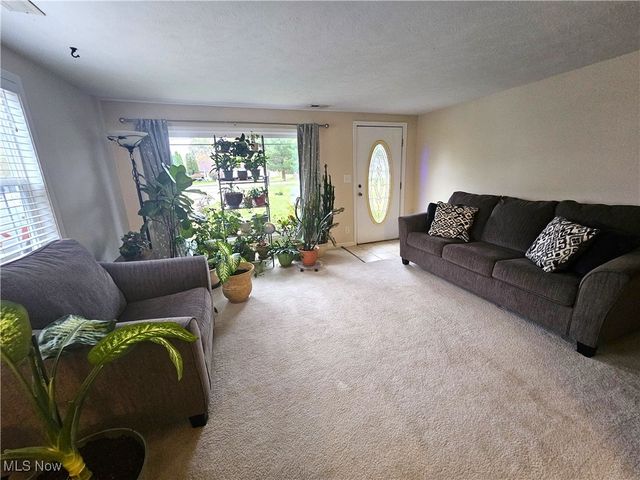 1621 Ridgewood Court, Twinsburg, OH 44087